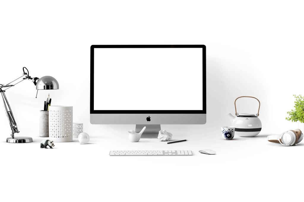 apple-computer-desk-1868496 apple, computer, desk-1868496.jpg